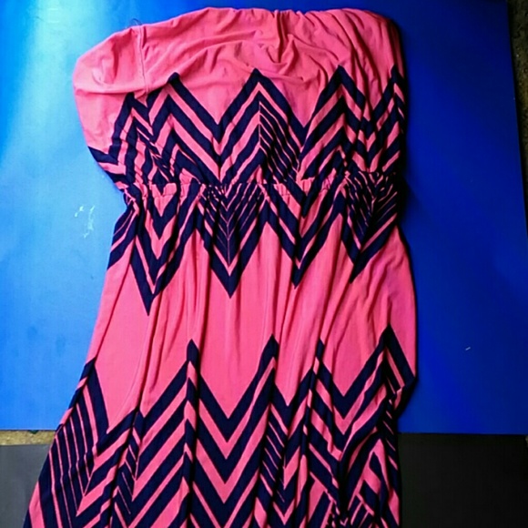 Dress - Picture 3 of 3